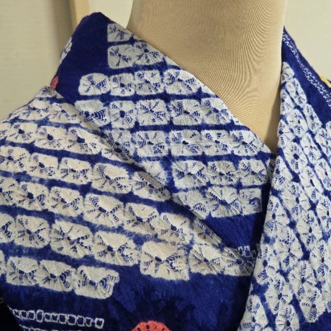 レトロ☆明るい青に花柄の絞り浴衣