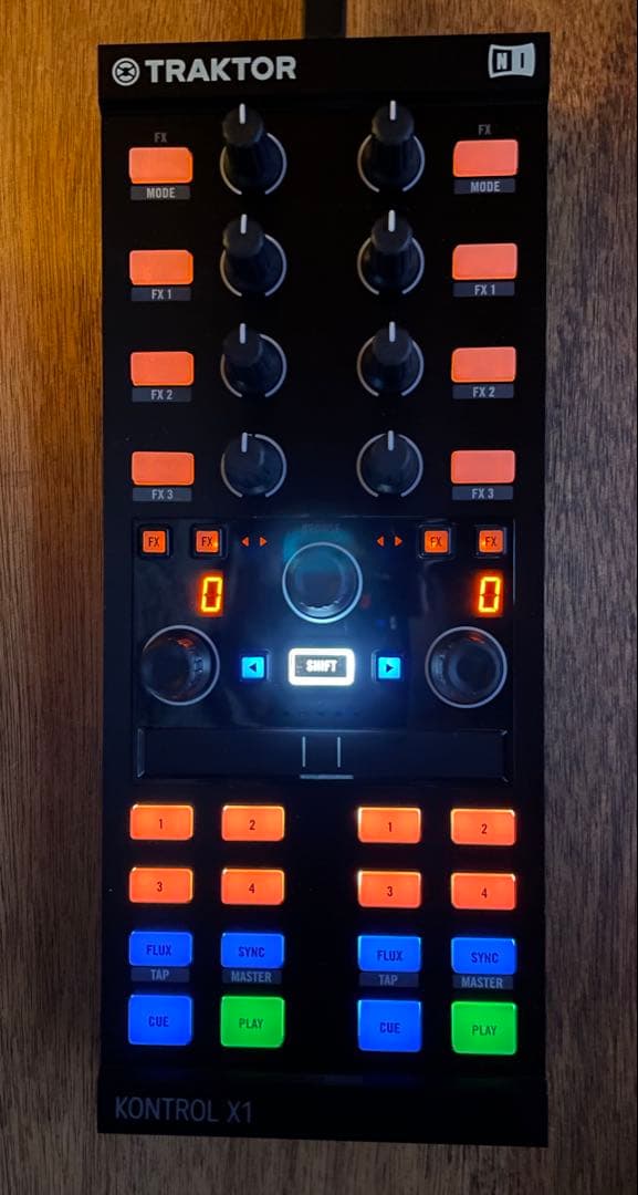 TRAKTOR KONTROL X1 MK2本体