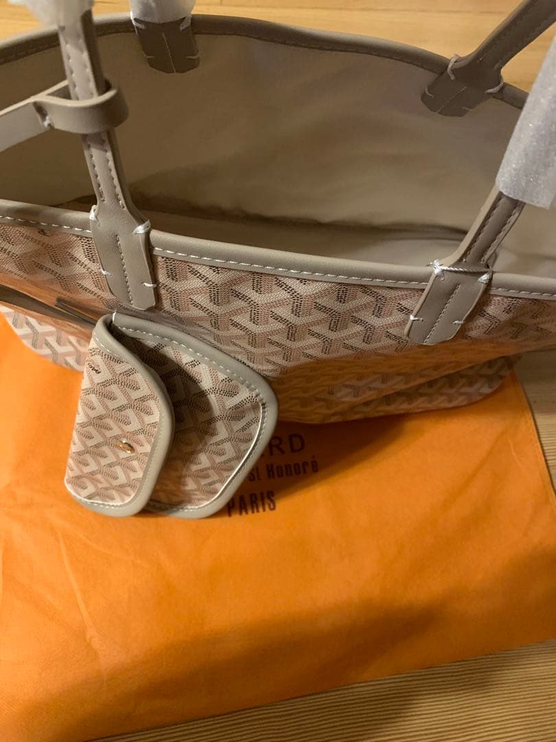 新品未使用 トートバッグ マザーズバッグ 大容量 ベージュ ポーチ 幾何学模様