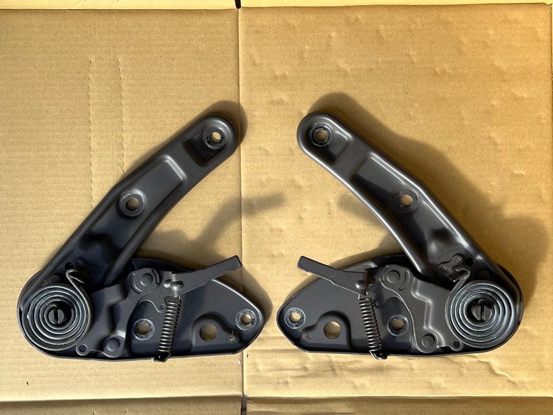 ランドクルーザー80 リヤシートリクライニング機能 ラチェットヒンジ左右セット