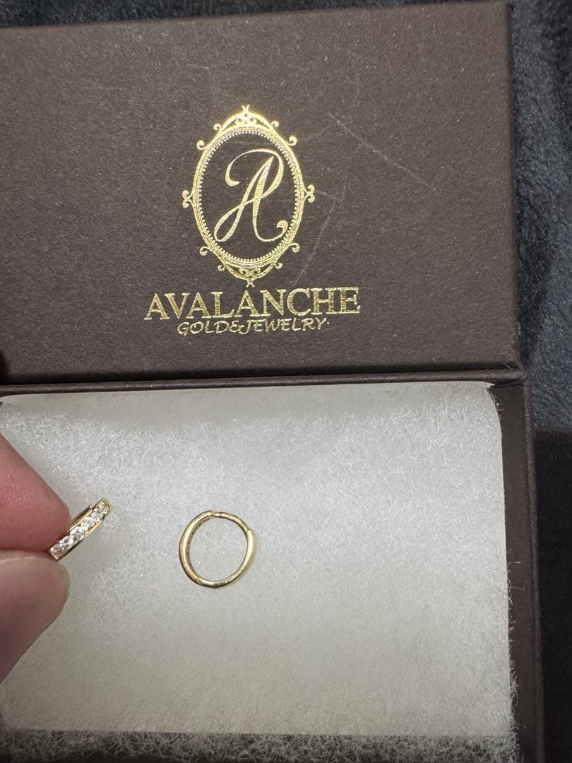 AVALANCHE ゴールド ピアス　 両耳