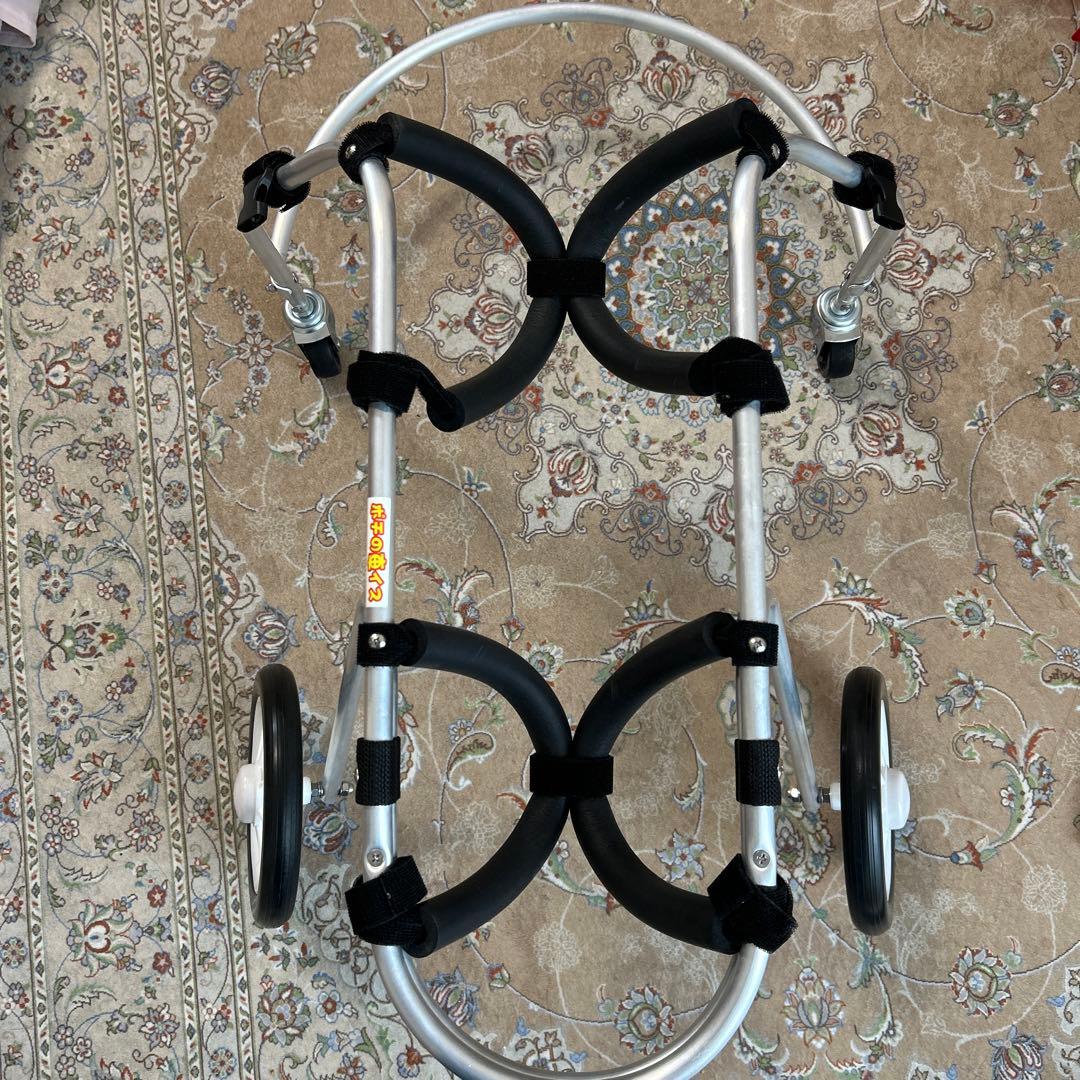 犬用車いす ポチの車いす　ミニチュアシュナウザー使用　介護用歩行器