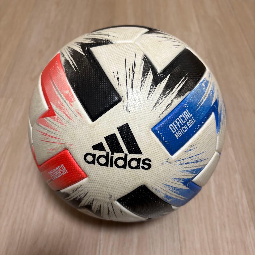 サッカーボール　ツバサ　公式球