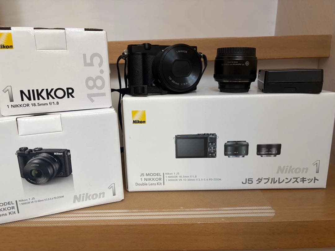Nikon 1 J5 ダブルレンズキット ミラーレスカメラ ブラック