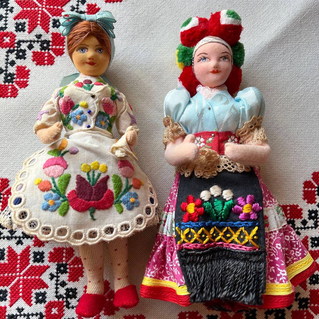 ハンガリー人形　2体セット　18センチ　カロチャ刺繍　マチョー刺繍　民族衣装