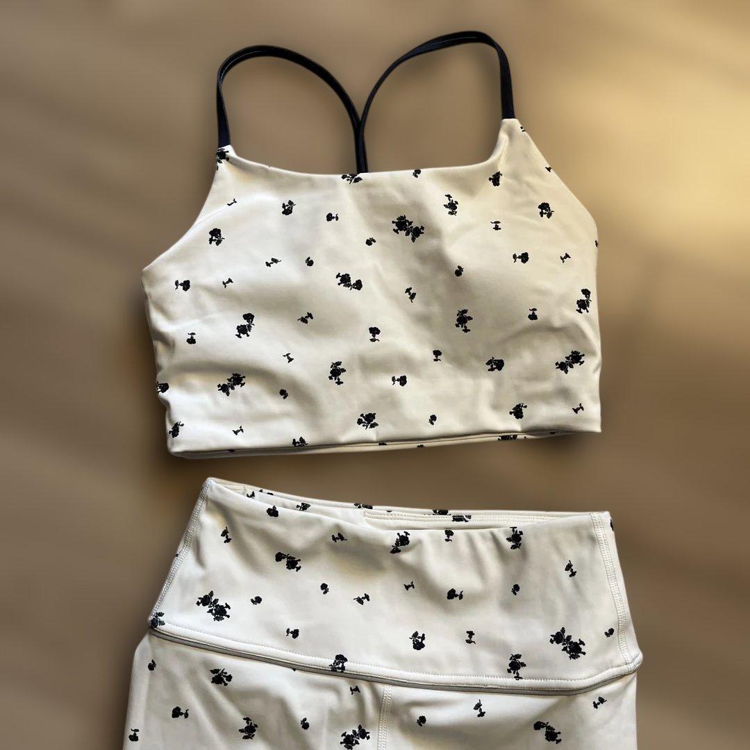 emmi 花柄 ヨガウェアセット