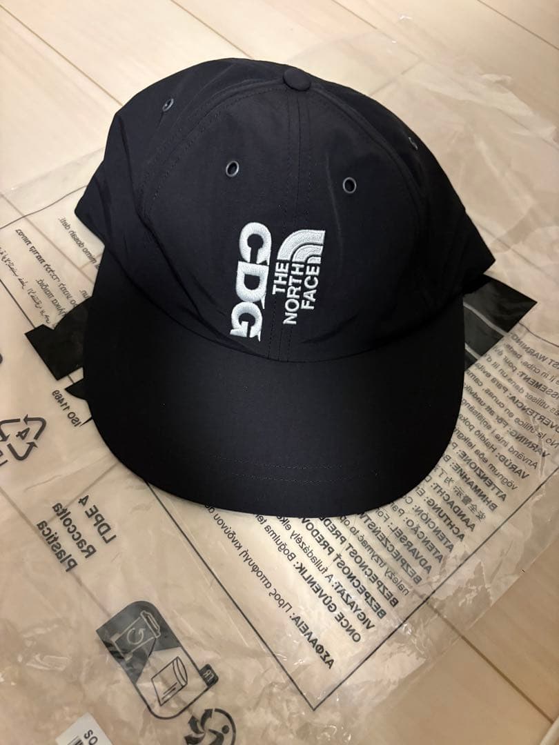 THE NORTH FACE ×CDGブラックキャップ