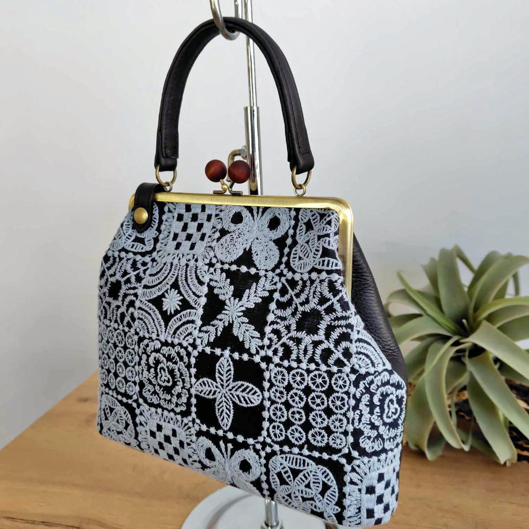 【専用】/フォレストタイルグレイ/木玉がま口革チョコ