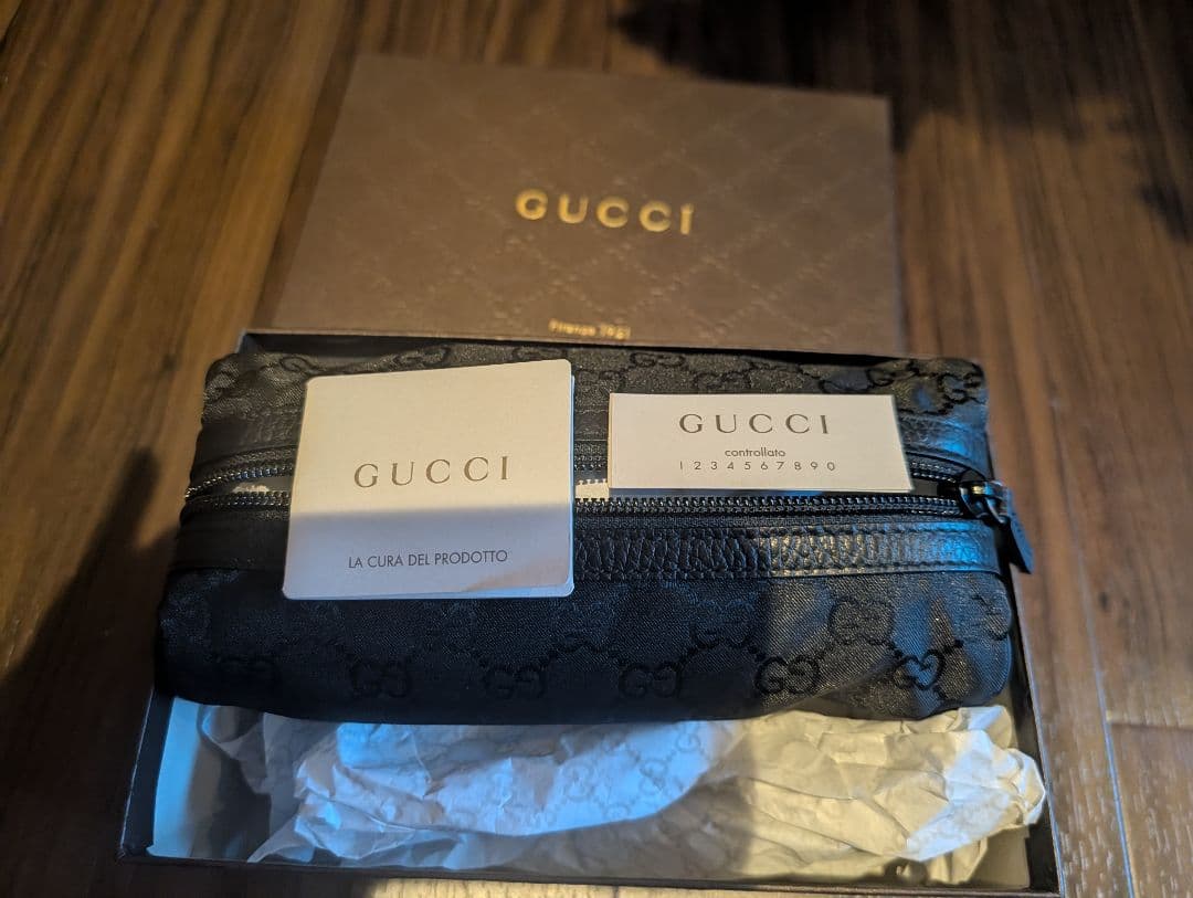 GUCCI ブラックナイロンポーチ GGパターン