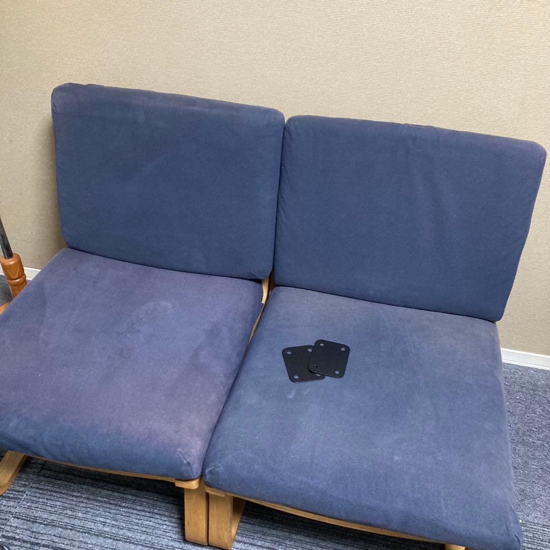 無印良品　リビングでもダイニングでもつかえるソファチェア　左