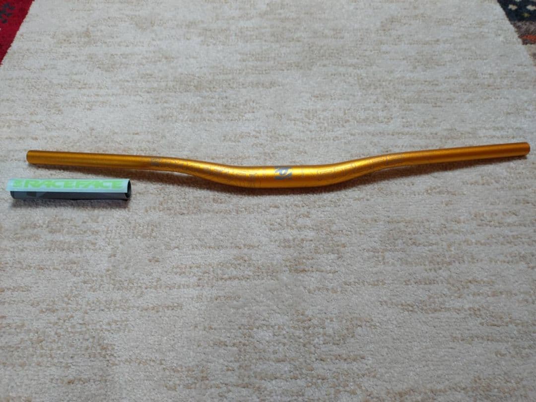 RACE FACE☆ライザーバー