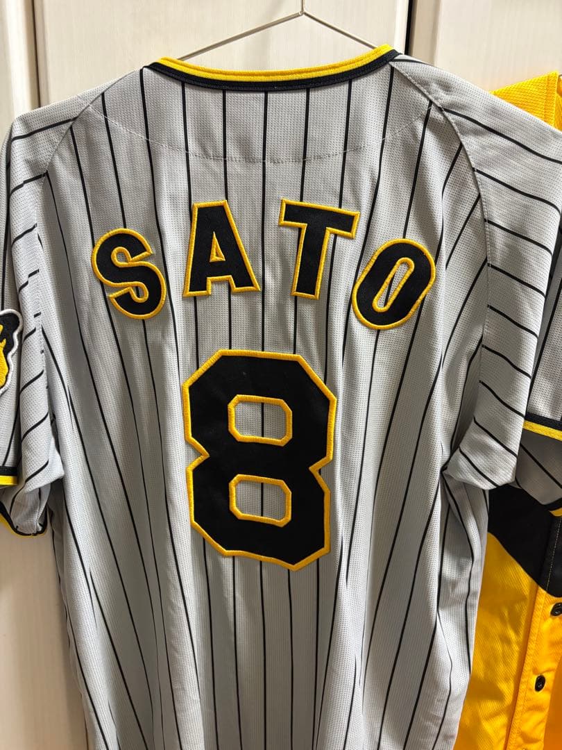 【2枚セット】阪神タイガース　ユニフォーム　佐藤