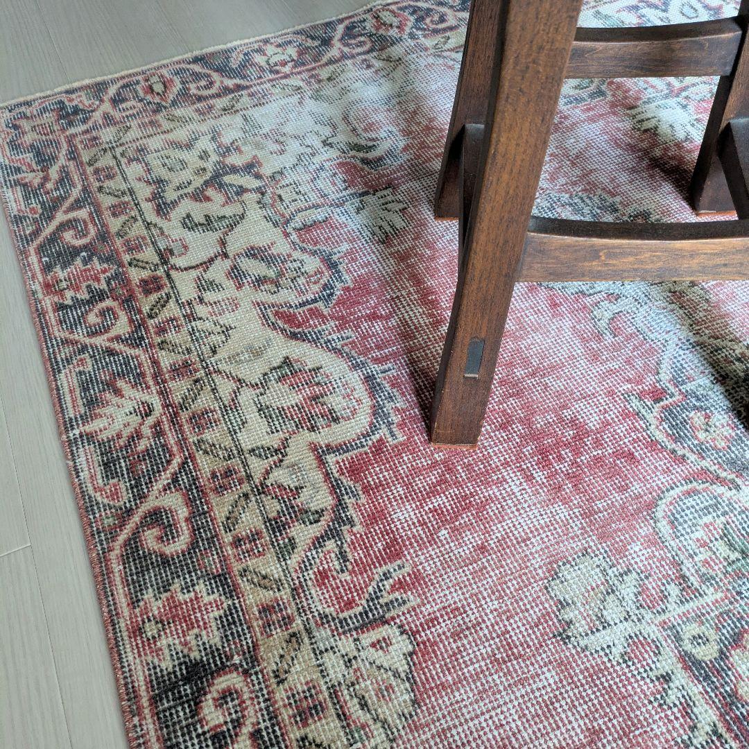 101×200 擦れた赤メダリオン　トルコヴィンテージラグ