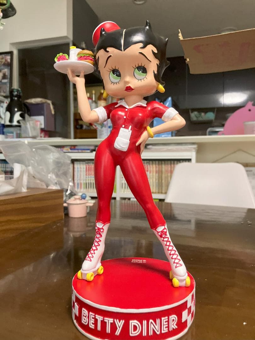 ベティちゃん　大型　自由の女神 ウェイトレス　フィギュア　2体セット