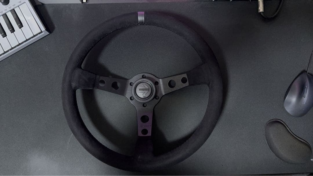 新品未使用・MOMO P-5 BLACK EDITION