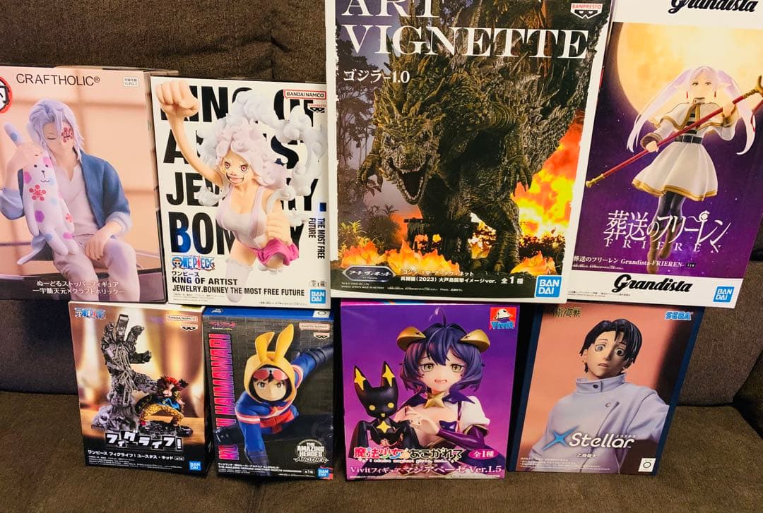 98 ゴジラ　フリーレン　呪術廻戦　鬼滅の刃　ワンピース　フィギュア　おまとめ