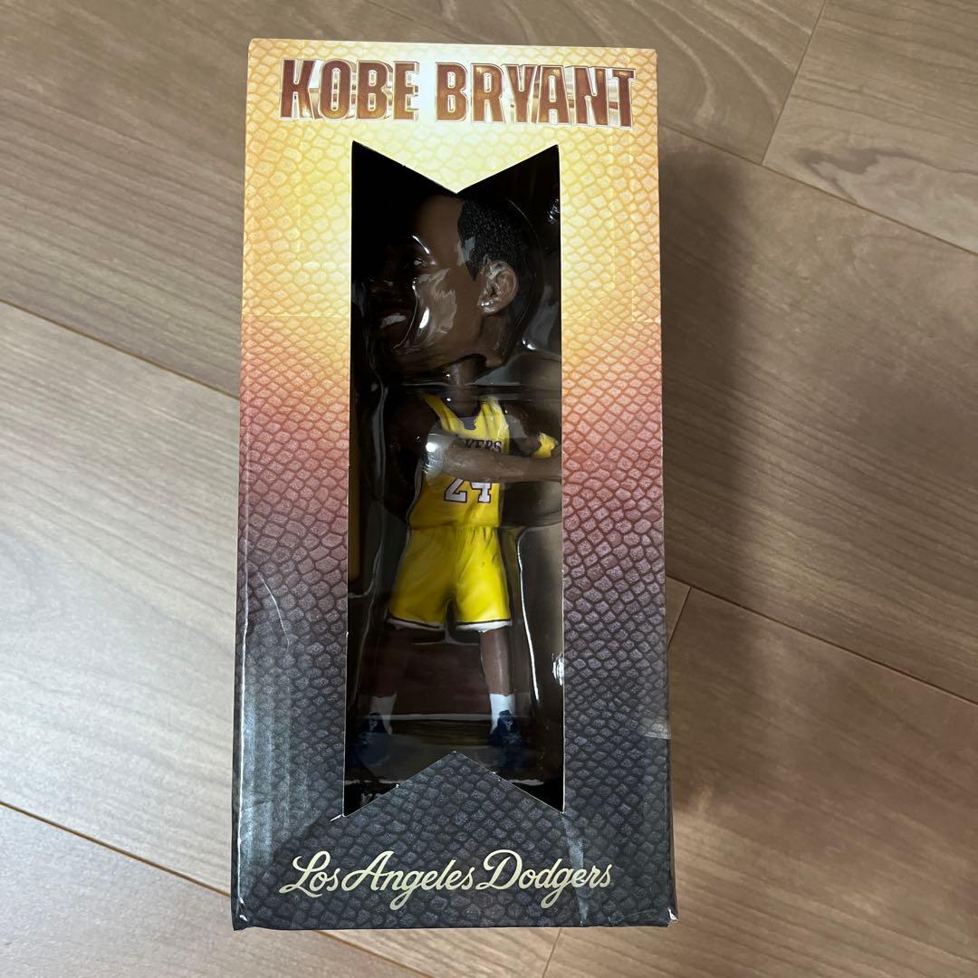 【非売品】8/8 球場配布品 コービー・ブライアント ドジャースボブルヘッド
