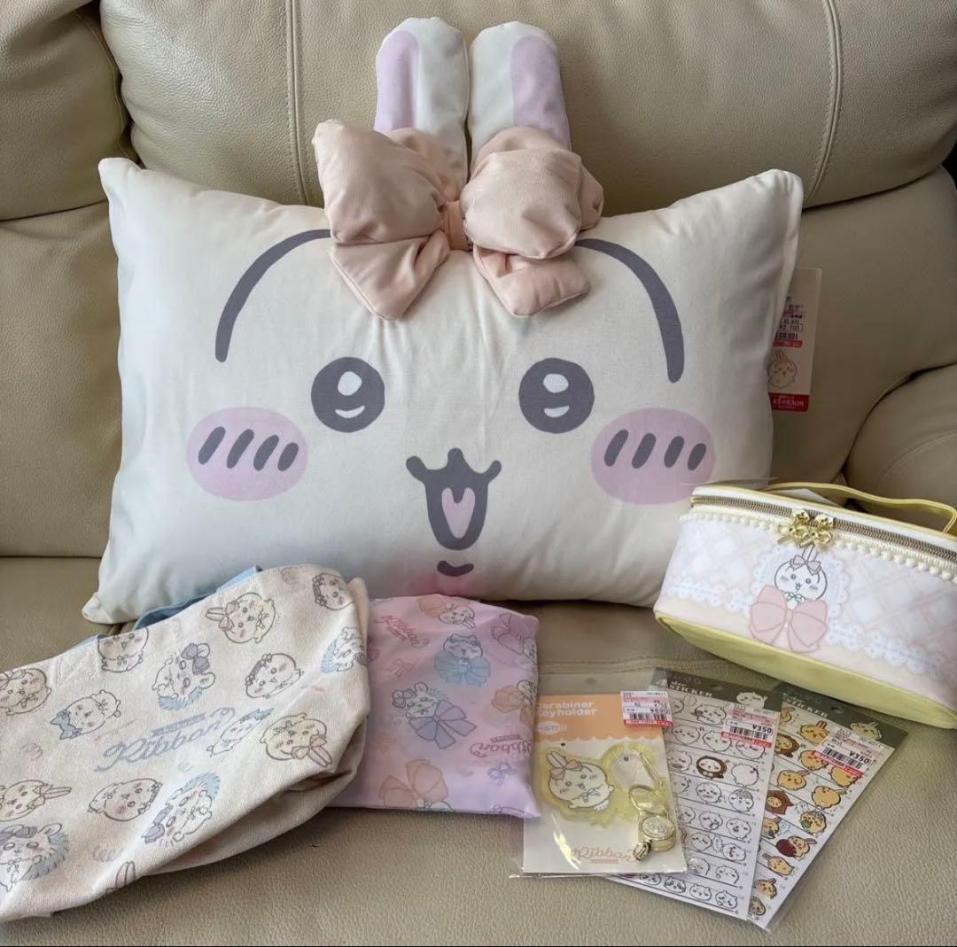 ちいかわ しまむら 枕 ポーチ トート バッグ カラビナ シール