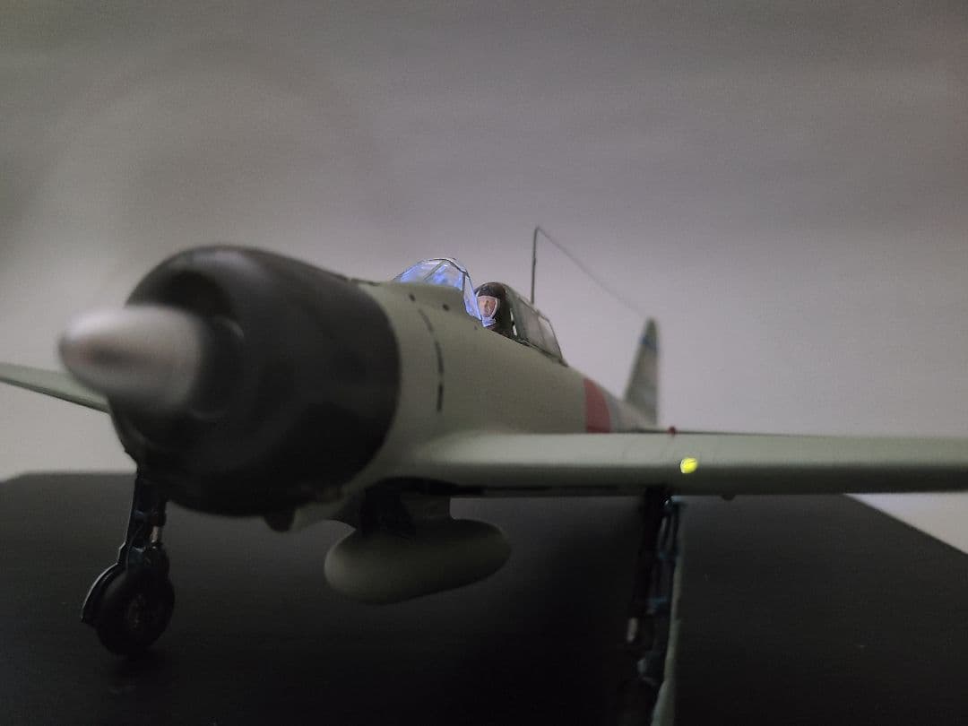 タミヤ1/48 零式艦上戦闘機21型 坂井三郎搭乗機 リアルモーターライズ完成品