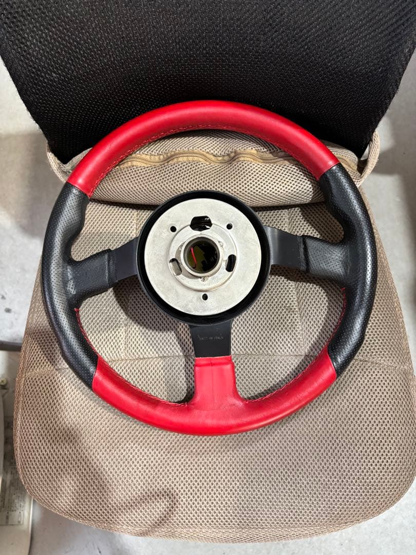 OMP スポーツステアリング 350mm 赤黒