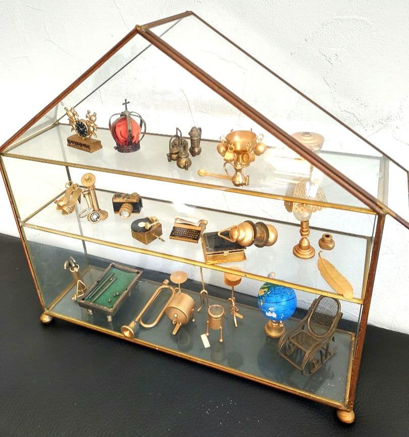 お値下げ　アンティーク真鍮調 コレクション　ガラス製ケース付き　レトロかわいい