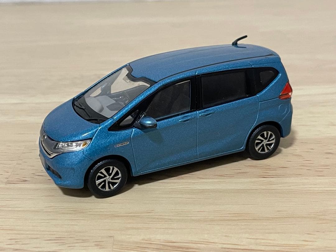 【ころ】2代目フリード FREED GB7 カラーサンプル ディーラー