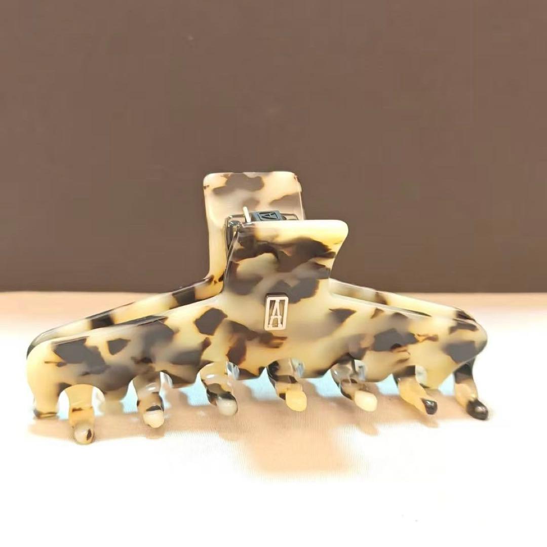 Alexandre de paris べっ甲柄 クレップクリップ Aのロゴ付き