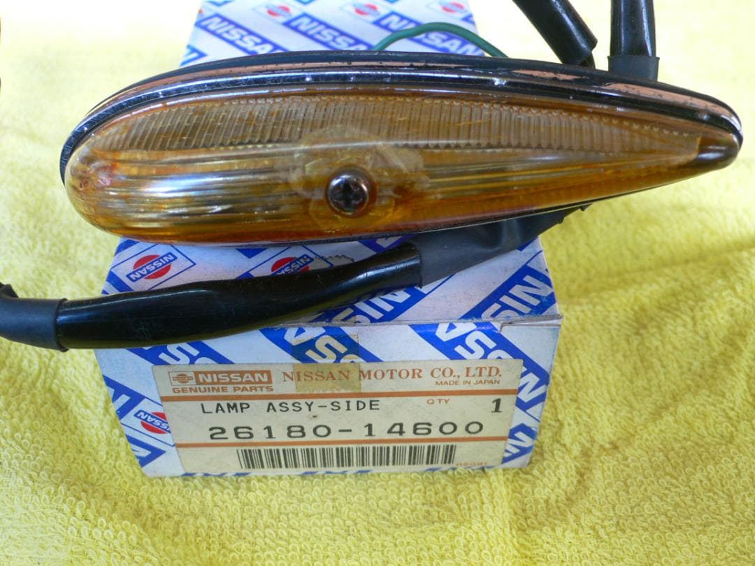 フェアレディ―SR311　 ウィンカー・リフレクターセット　（中古品）