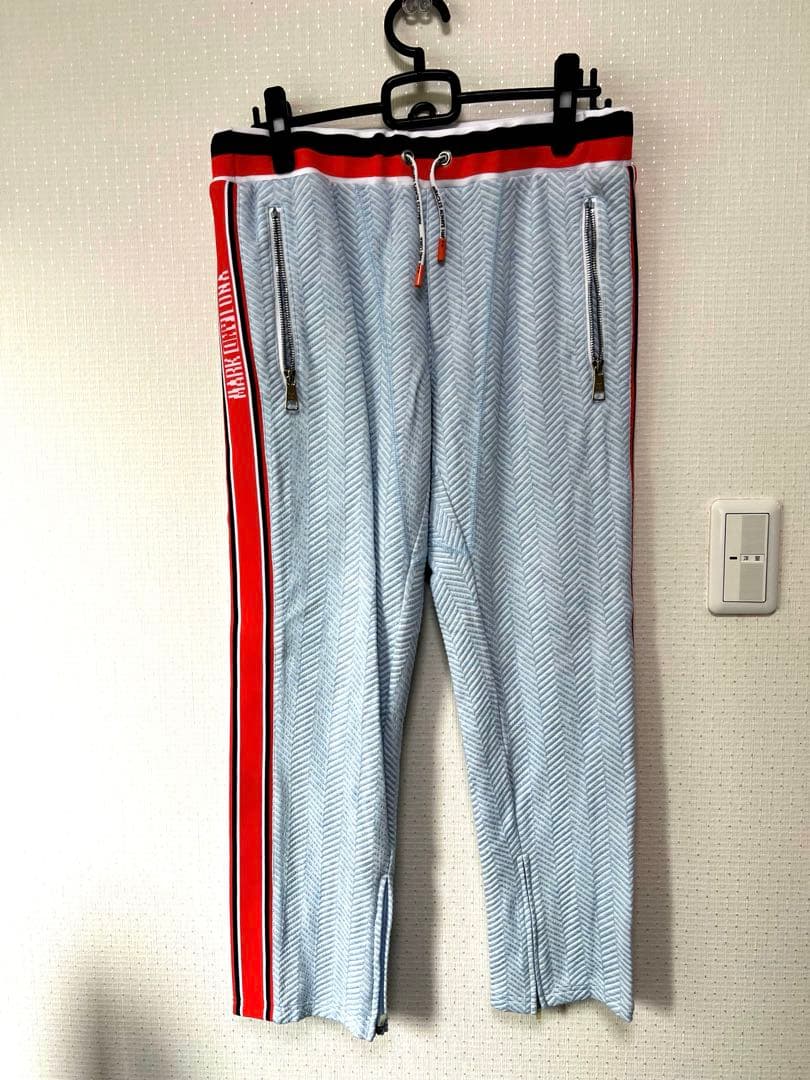 マークアンドロナ　まとめ買いならお安くできます。