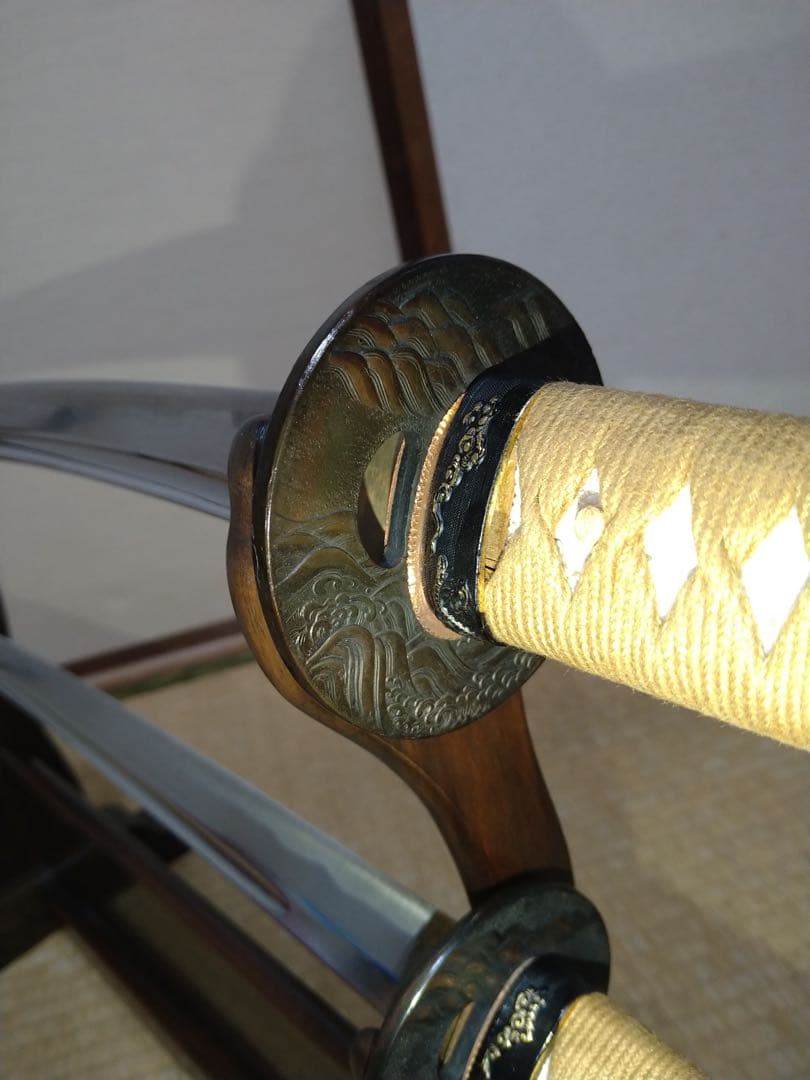 居合刀　大刀　小刀　2本セット　刀掛け付き　漆塗り鞘　鉄製鍔