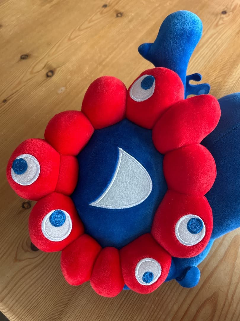 ミャクミャク　ぬいぐるみ