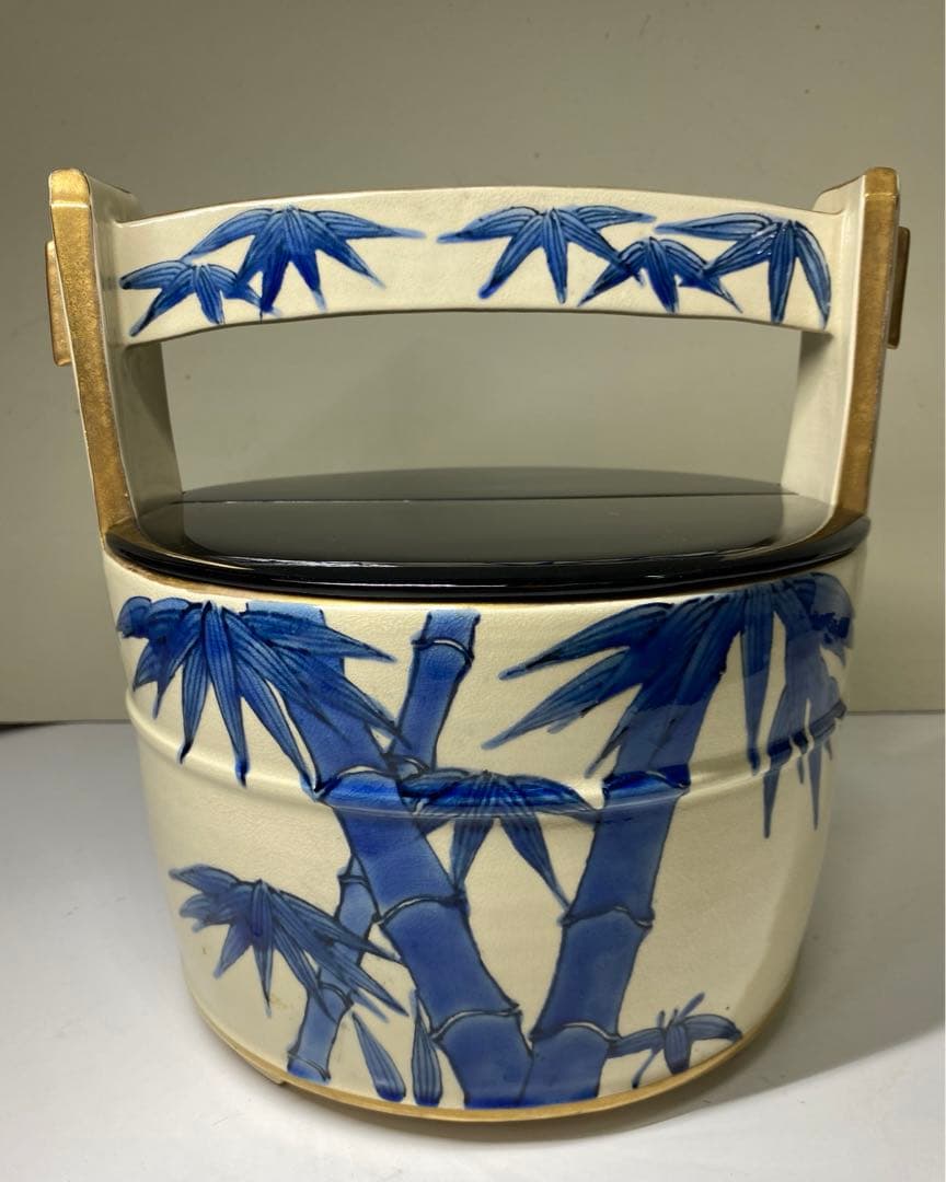 【茶道具】玉堂造　色絵竹手桶水指（共箱）塗蓋　表完造