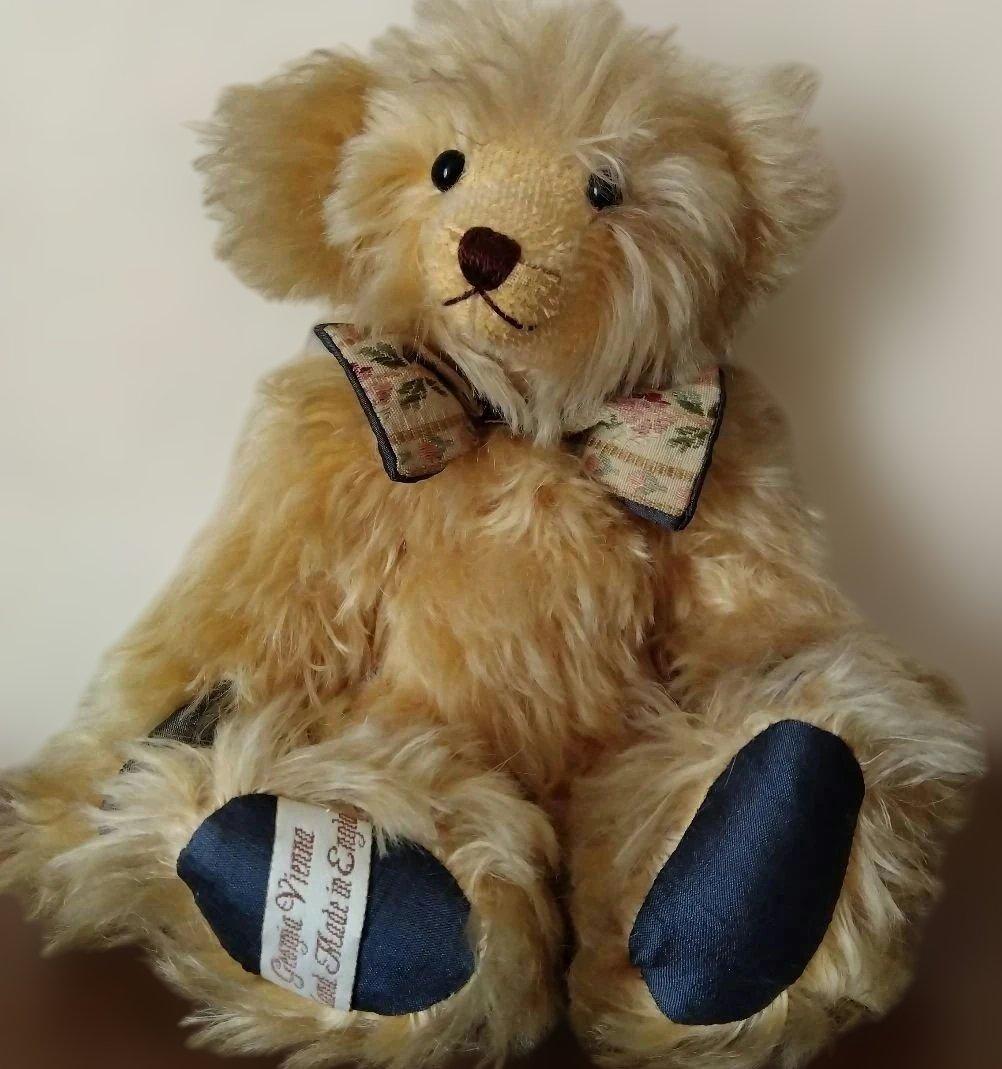 テディベア　（England「ia Vienna」製）