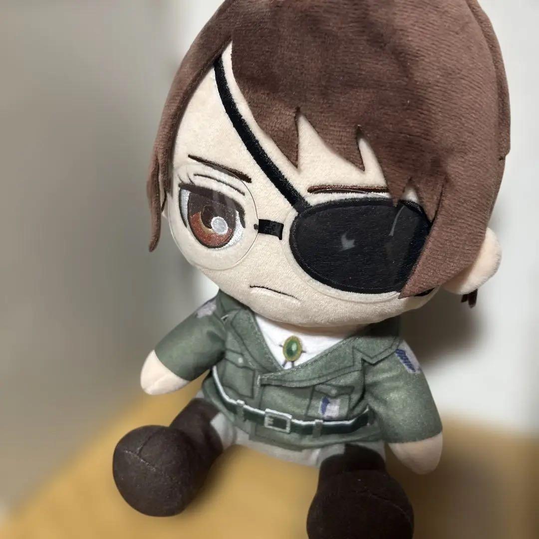 進撃の巨人　ハンジ　おすわりぬいぐるみ