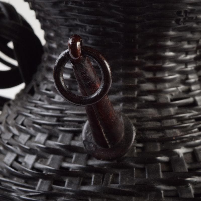 茶道具　篭師　和田麟之作　小猿花入　共箱　C　9123