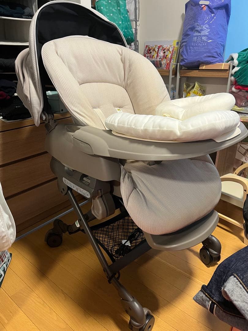 コンビ電動ハイローチェア　ネムリラ　AUTO SWING BEDi Long