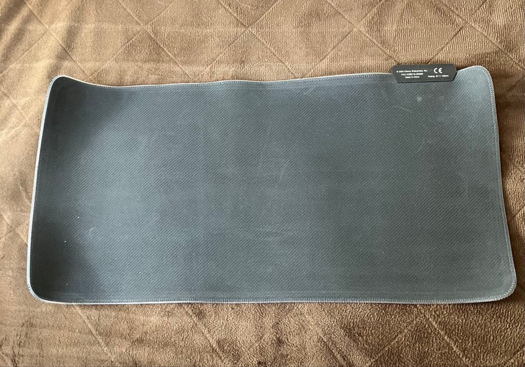 『トロン：アレス』オリジナルレッドデスクマット/Tron: Ares/ディズニー