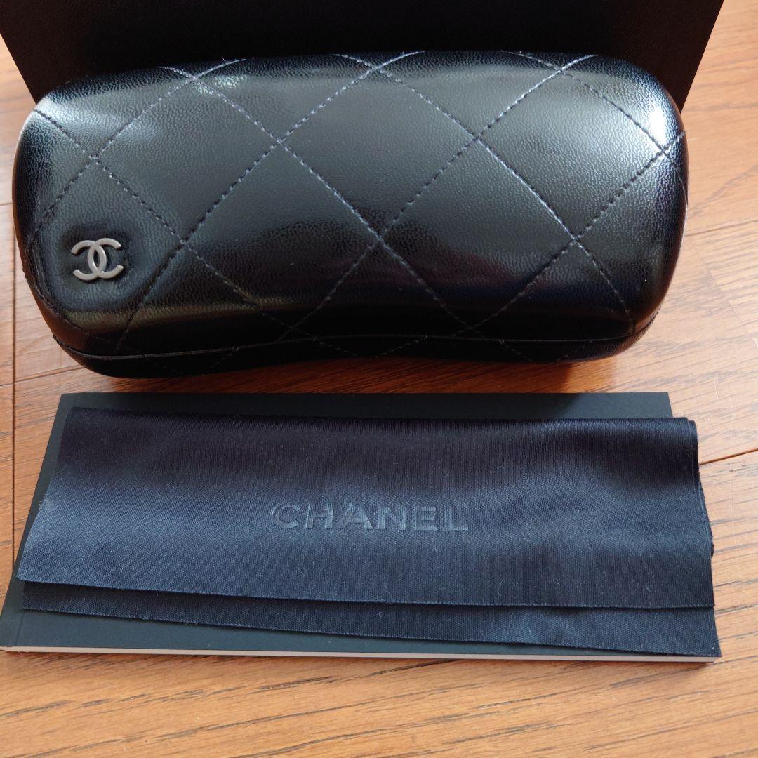 CHANEL ブラック サングラス ケース、箱付き