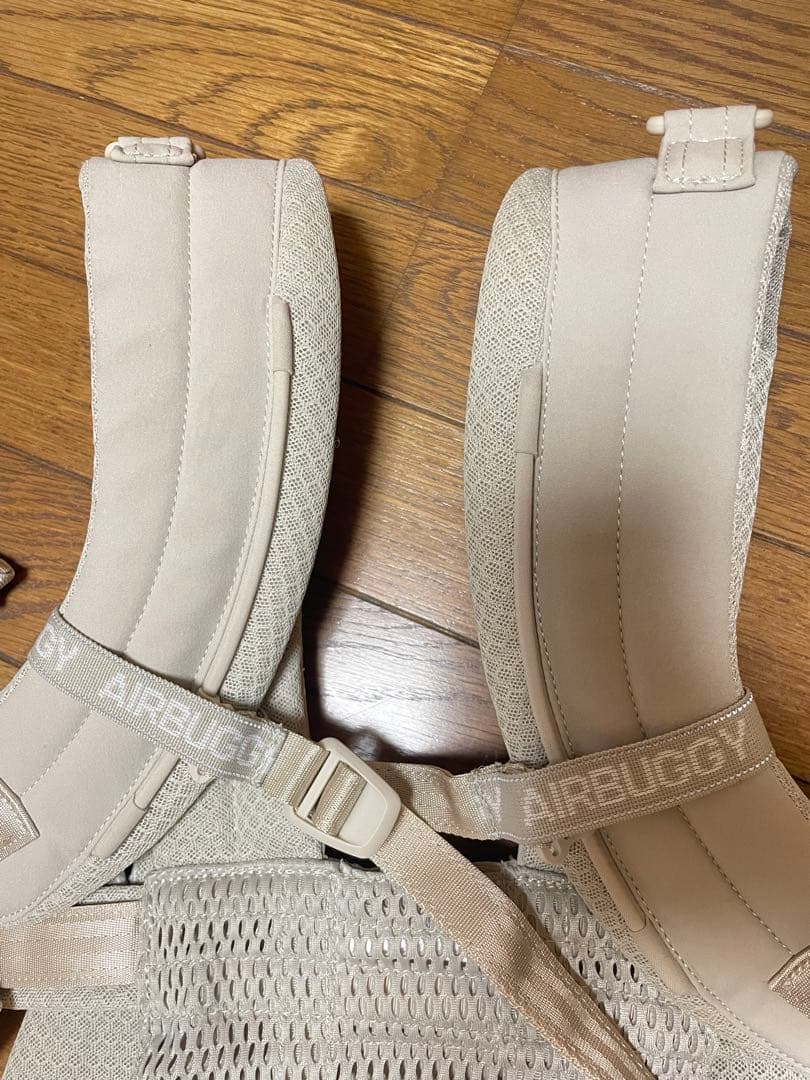 エアバギー ベビーキャリア　 サンドアッシュ