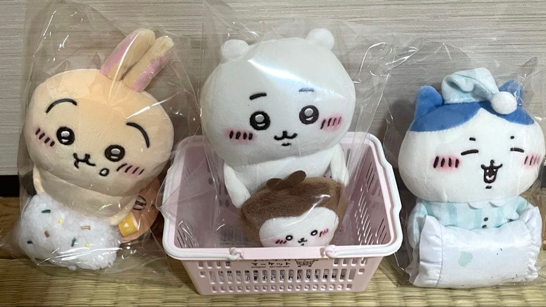 ちいかわ デスクトップから見守るひっかけぬいぐるみ 3個➕ミニカゴセット
