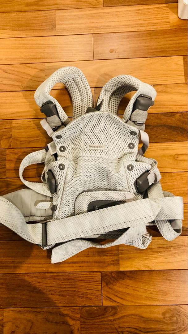 ベビービョルン　ハーモニー　メッシュ抱っこひも グレー