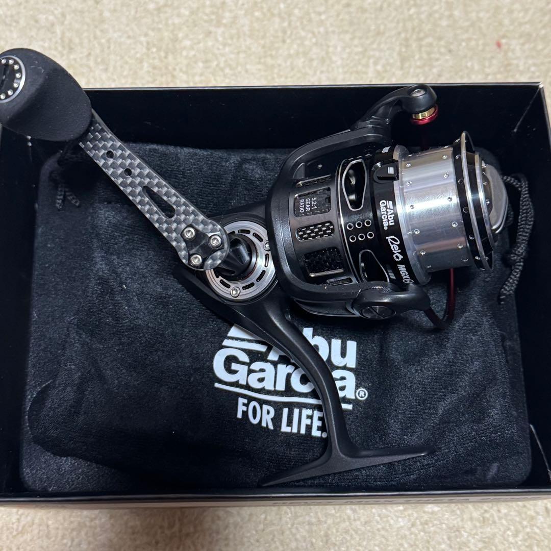 新品　AbuGarcia アブガルシアREVO MGX THETA 2500S