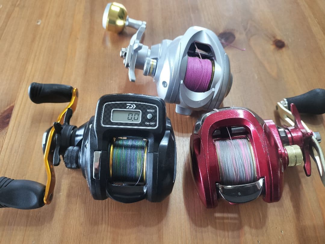 Daiwa 両軸リール　2点　無名のベイトリール　1点　　3点セット販売