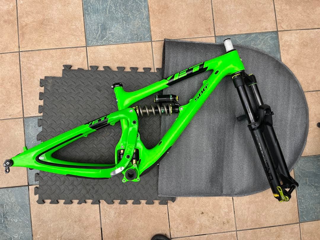 YETI SB6C XS size + DVO フォーク