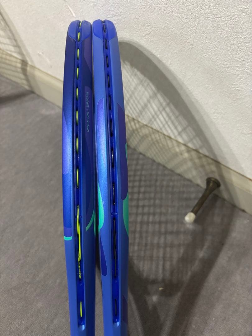 2025 EZONE 100 ツアー　グリップ2 テニスラケット 2本セット