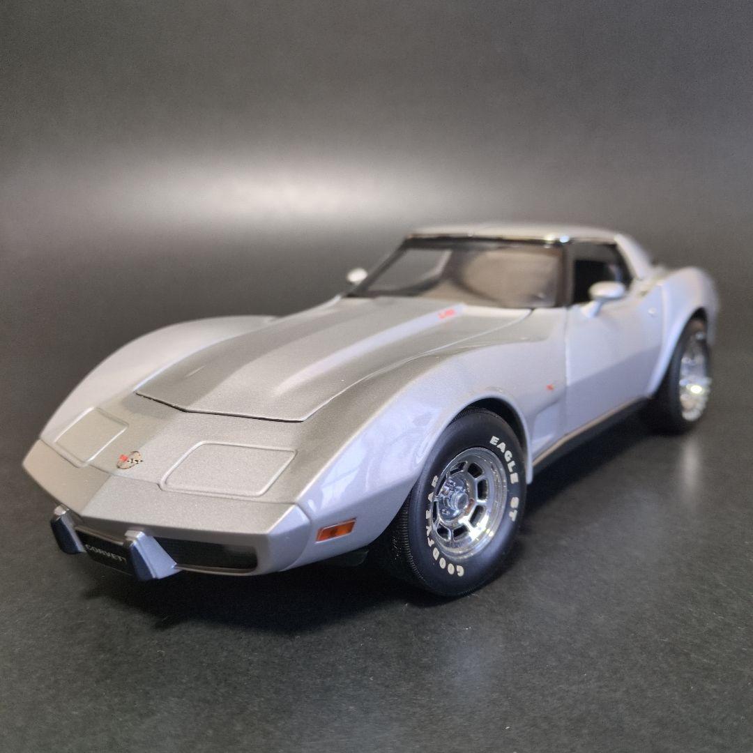 1/18ミニカー　UTモデル　シボレー コルベット スティングレイ C3