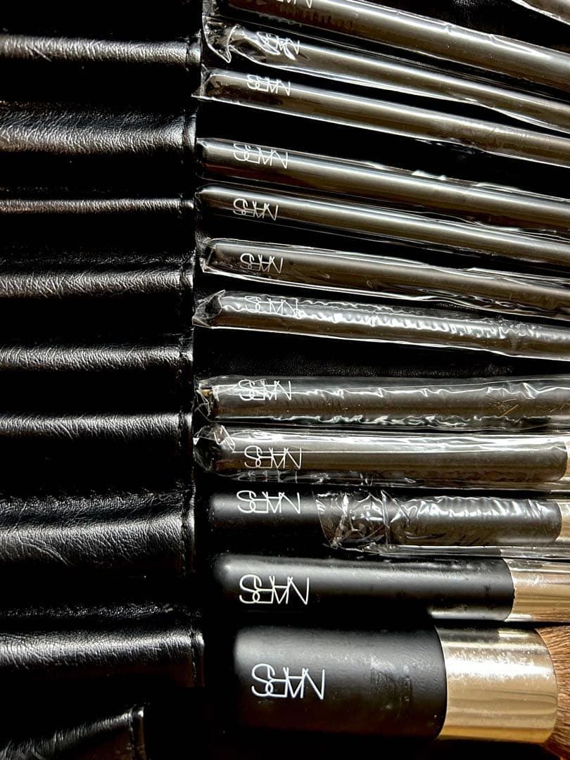 NARSメイクブラシセット ブラックポーチ付き