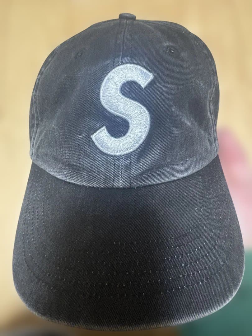 Supreme 黒 キャップ Sロゴ刺繍