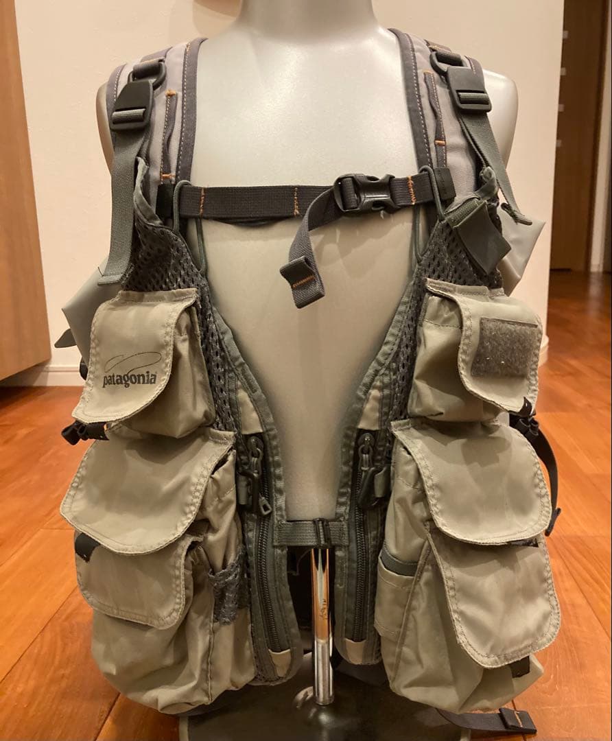 パタゴニア ストームサージ ロールトップ 完全防水 バックパック 渓流 トラウト