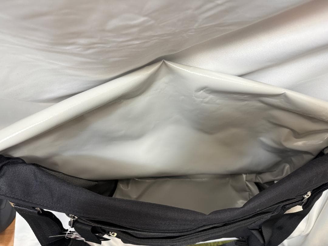 新品未使用：BAGABOOメッセンジャーバッグ スタンダード 黒 Lサイズ